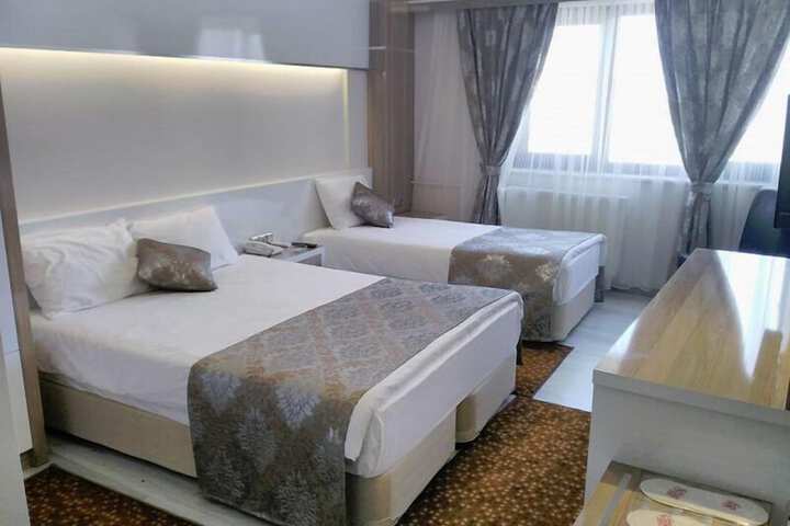 Room 17 of 39