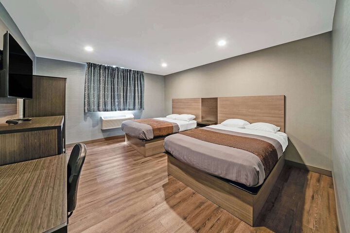 Quadruple 2 Double Beds (7 of 7)