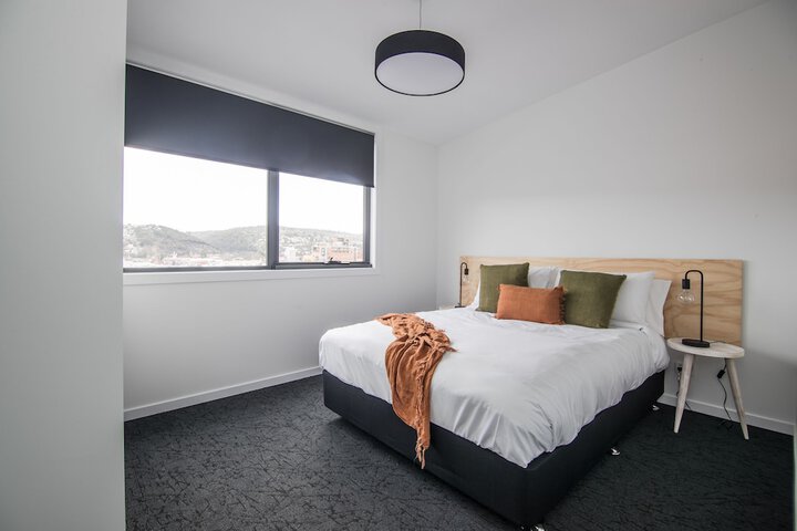 Room 4 of 68