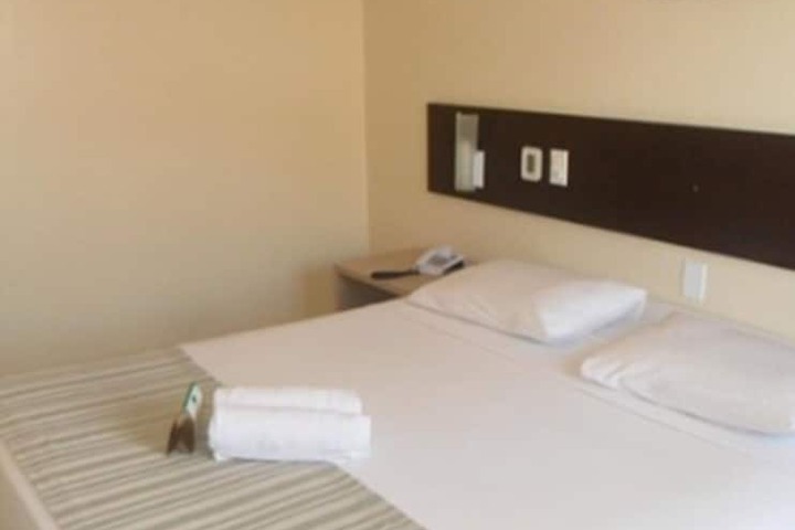Room 16 of 34