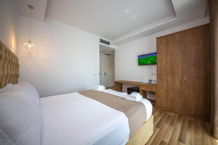Room 16 of 71