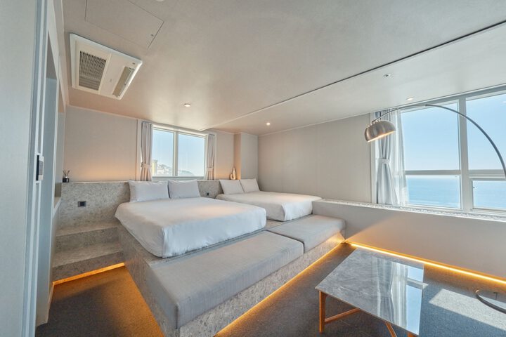 Room 22 of 224