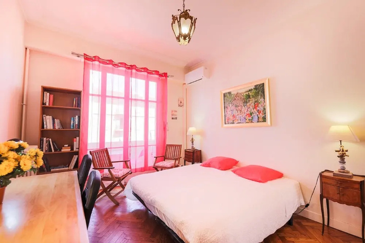 Room 5 of 19