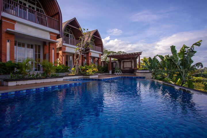 Pool 26 of 43