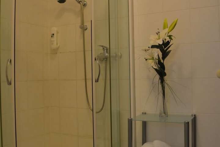 Room 34 of 46