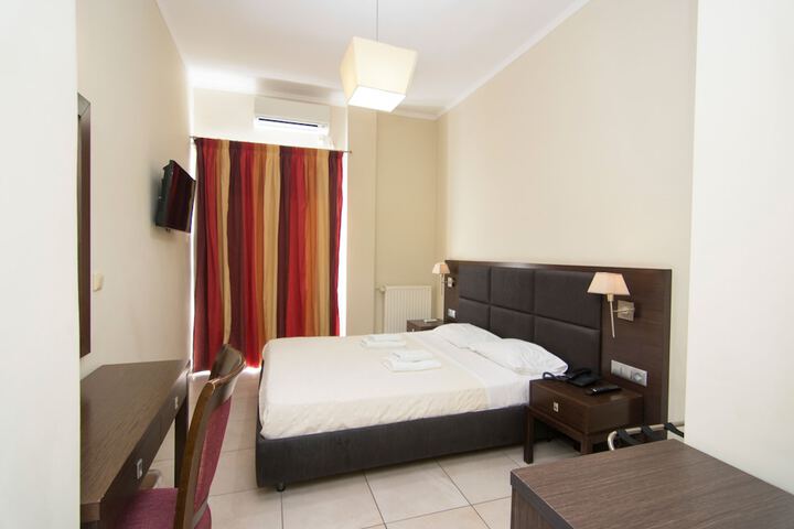 Room 43 of 103