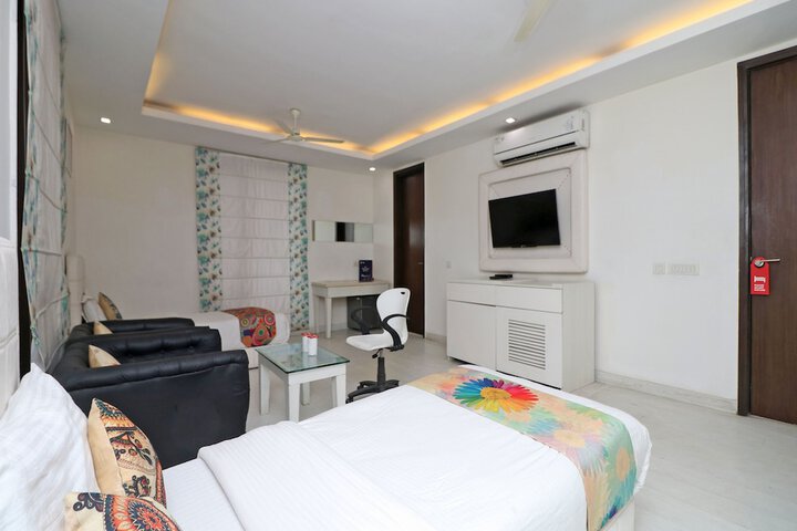 Room 10 of 20