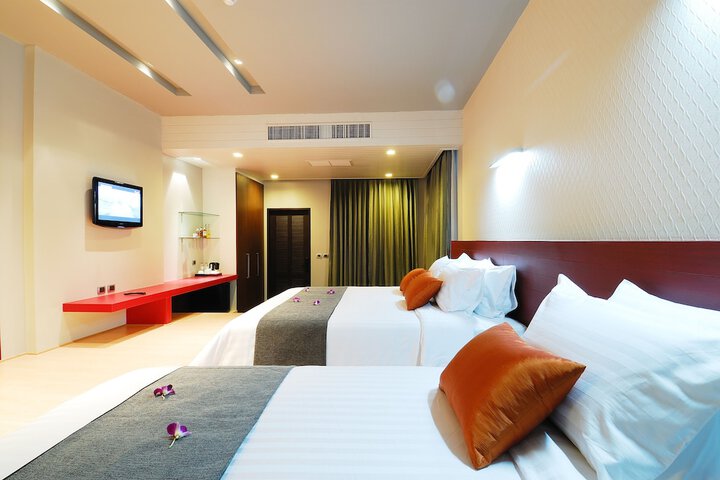 Room 34 of 210