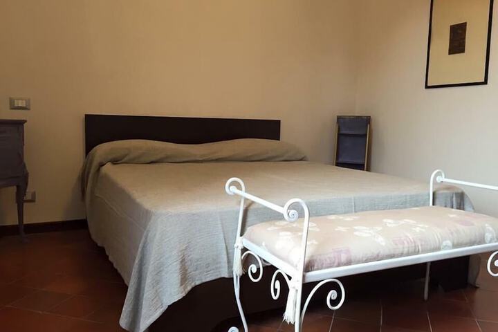 Room 2 of 48