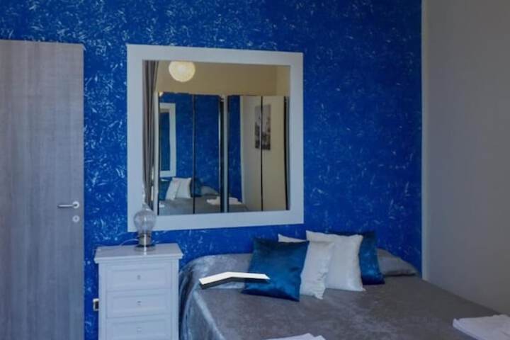 Room 7 of 48