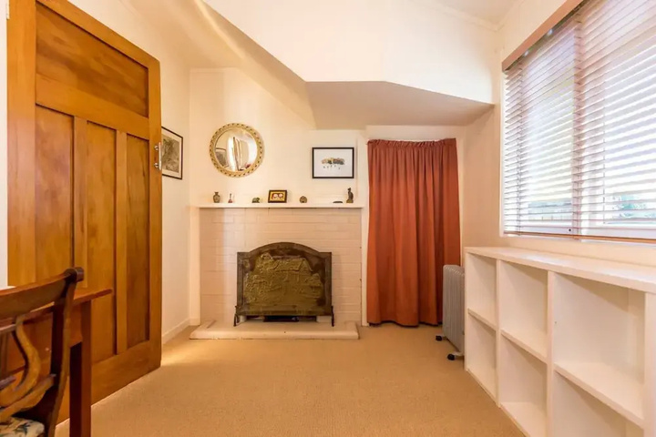 Room 3 of 18