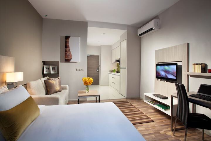 Room 11 of 38