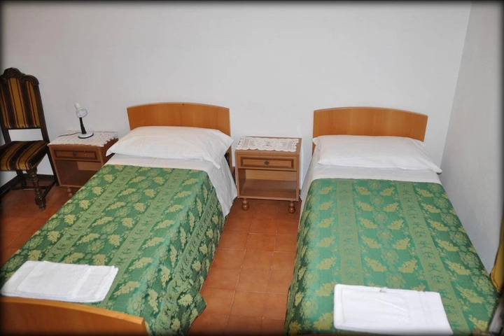 Room 3 of 15