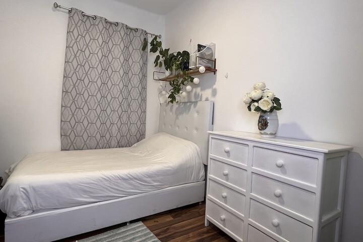 Room 2 of 72