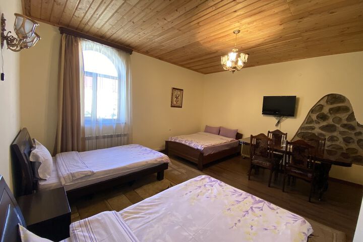 Room 7 of 47