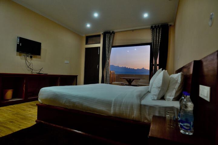 Room 3 of 21