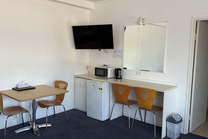 Room 13 of 64