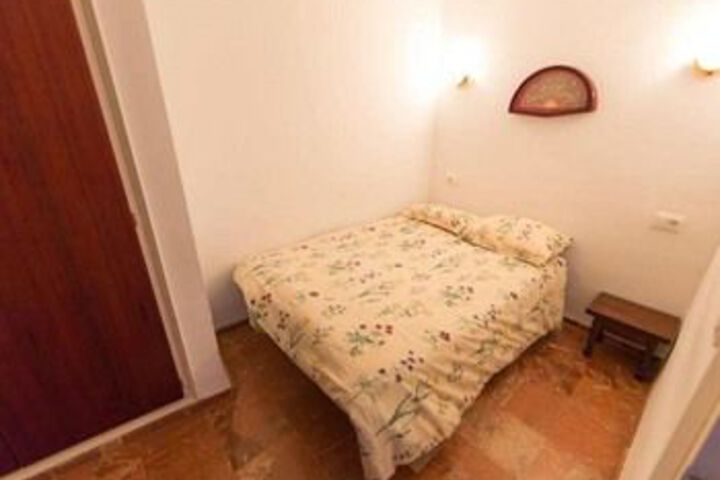 Room 11 of 23