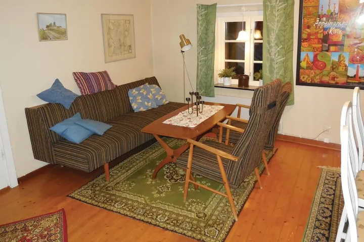 Room 2 of 12