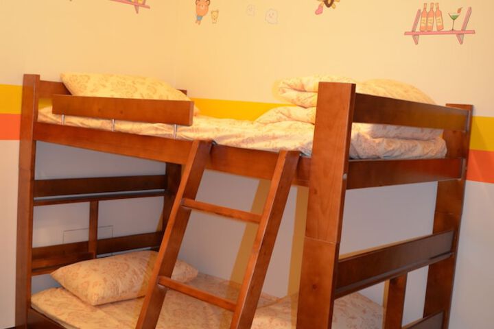 Room 30 of 41