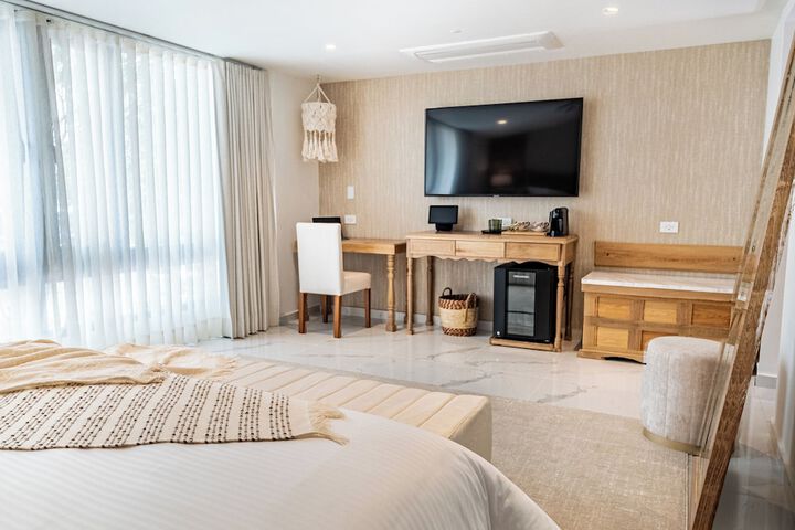 Room 8 of 24