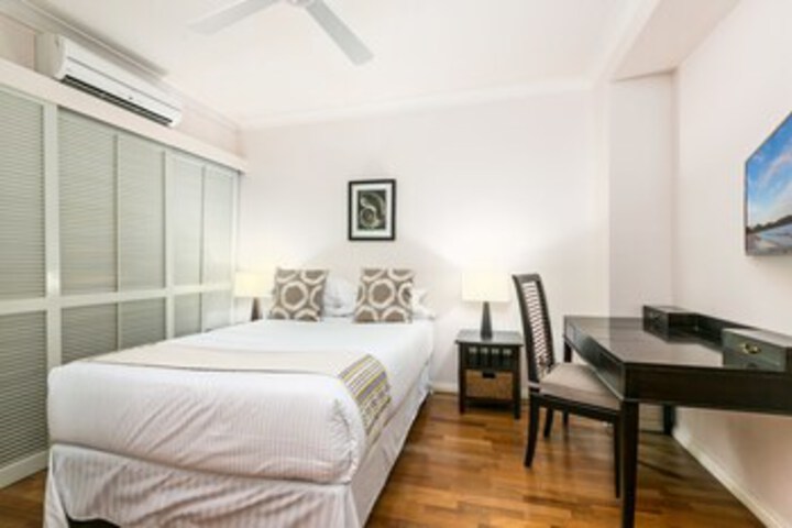 Room 3 of 34
