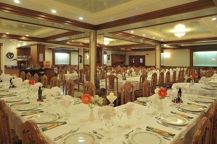 Dining Photos