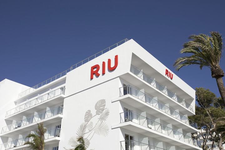 Hotel Entry