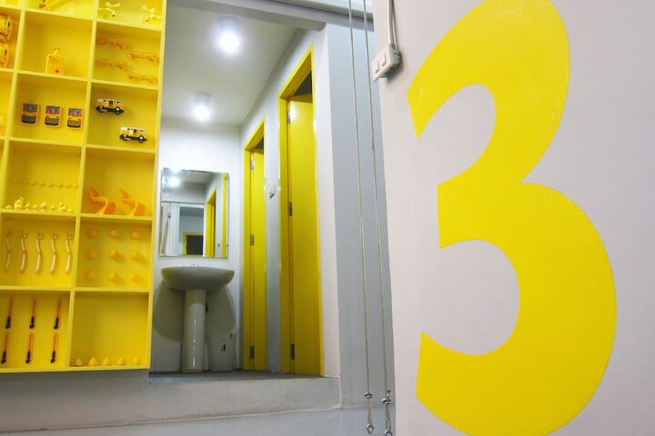 Room 16 of 48
