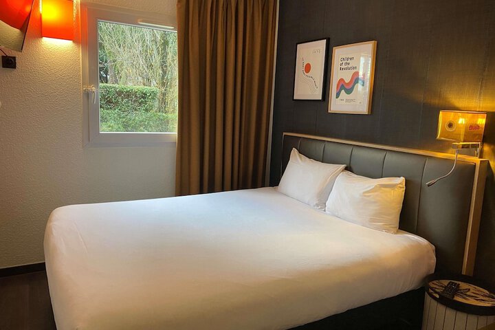 Hotel 43 of 44