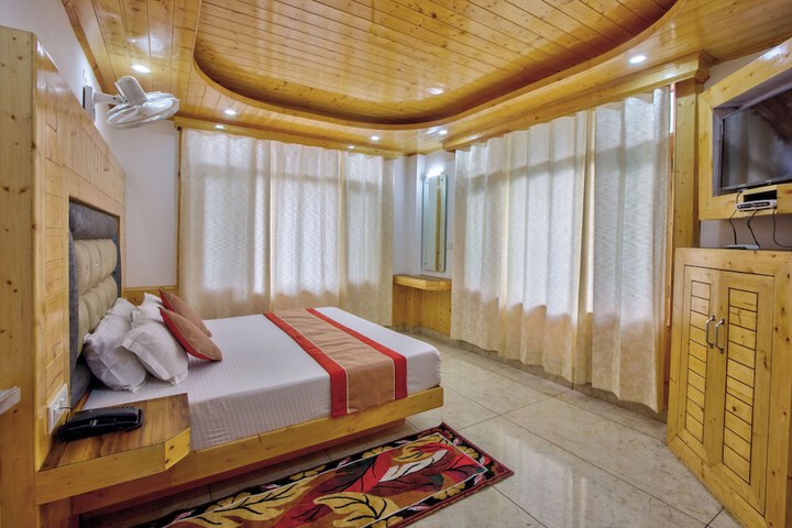 Room 17 of 46