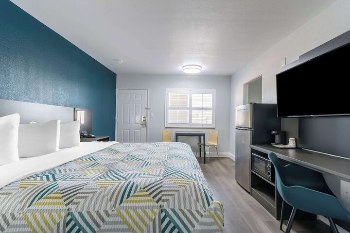 Room 8 of 26