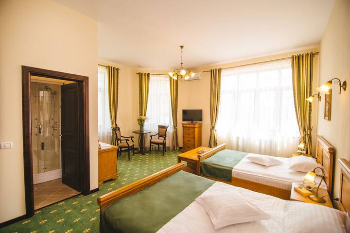 Room 35 of 90