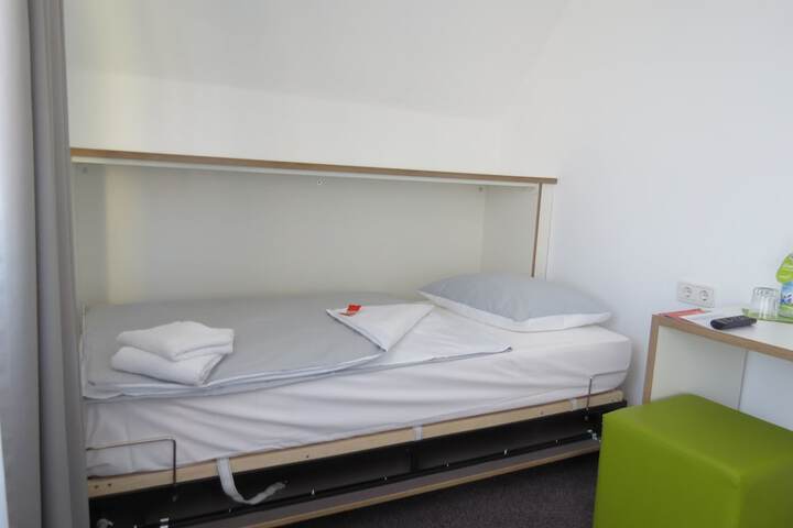 Room 73 of 125