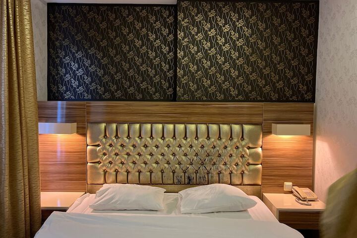 Room 18 of 65