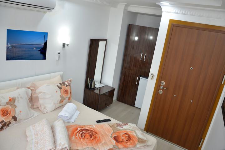Room 15 of 35