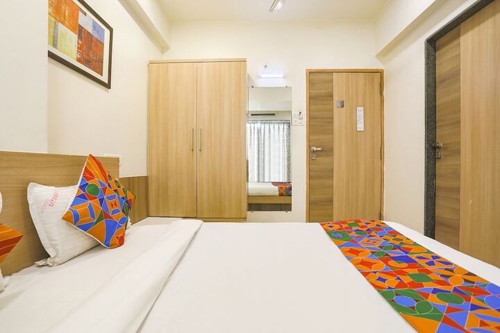 Room 28 of 40