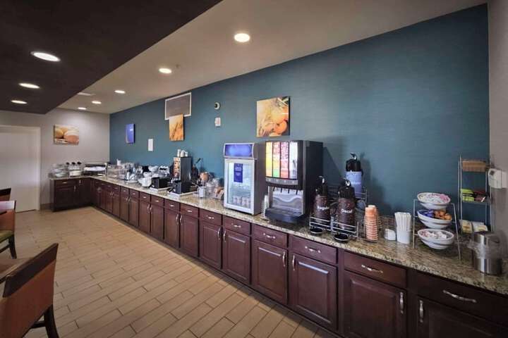 Breakfast area