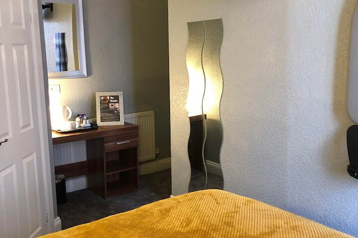 Room 14 of 30