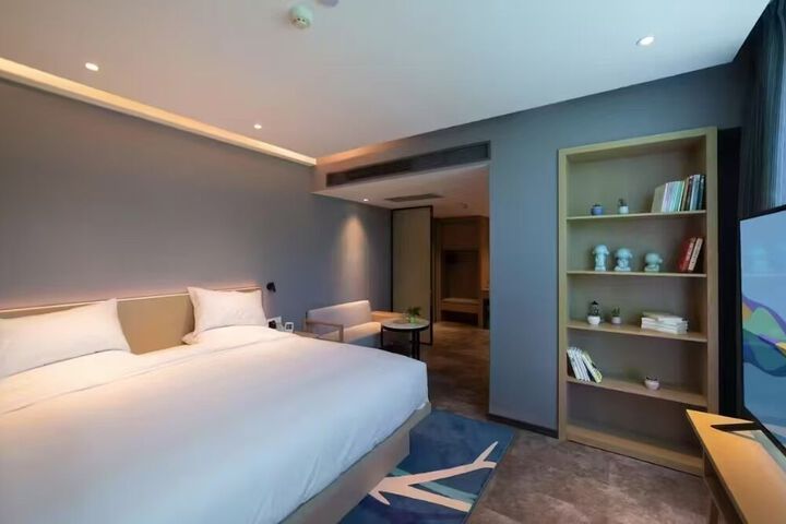 Room 15 of 25