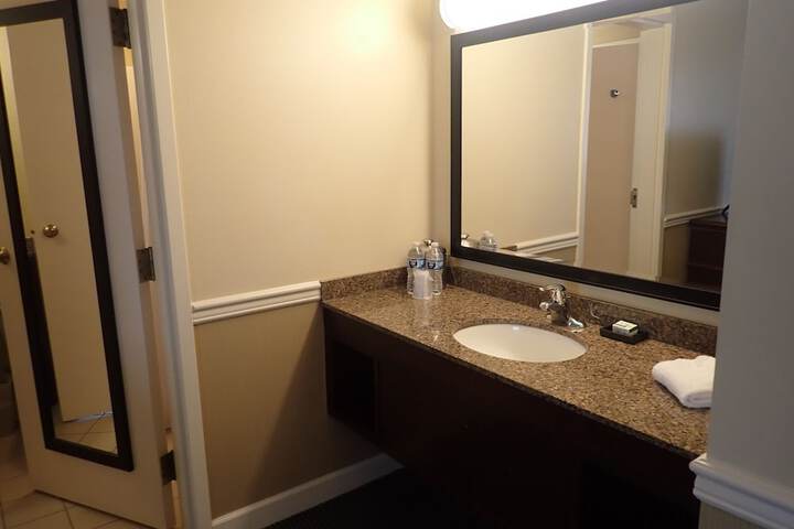 Room 14 of 36
