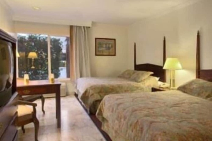 1 King Bed (3 of 3)