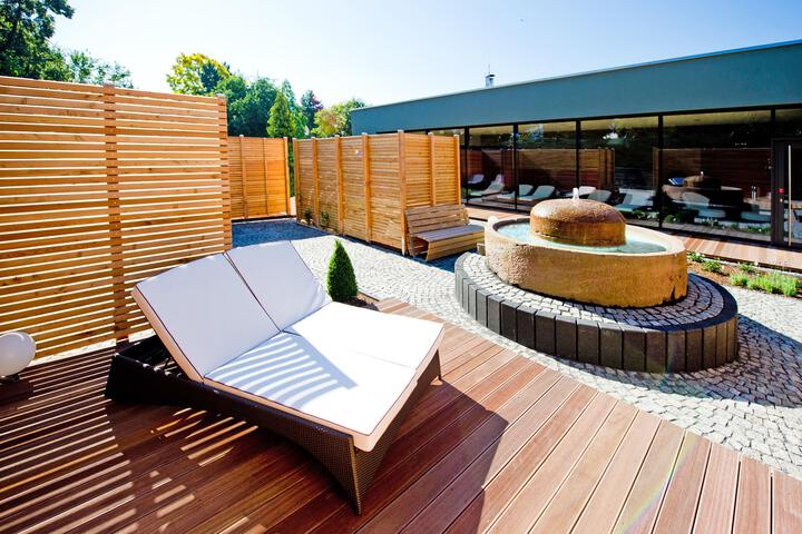 Pools & Facilities