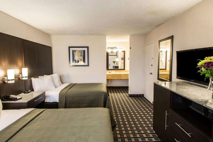2 Double Beds (5 of 9)