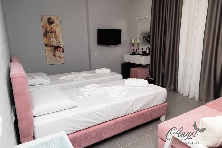 Room 12 of 72