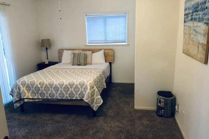 1 King Bed Mountain View (1 of 28)
