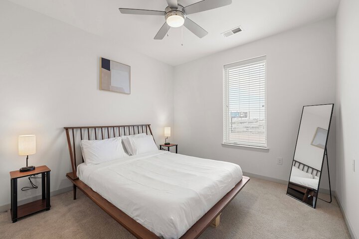 Room 25 of 136