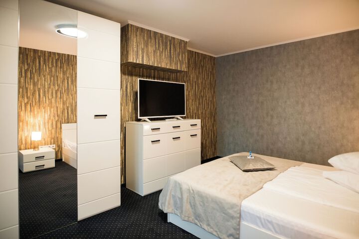 Room 54 of 132