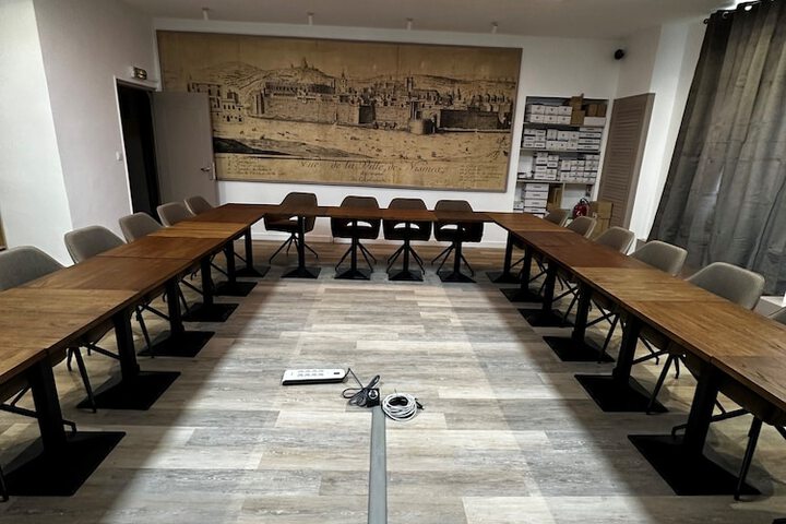 Meeting facility