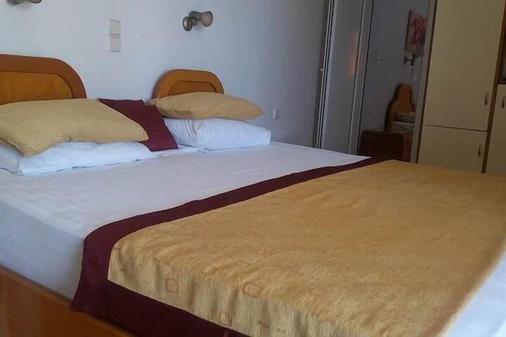 Room 3 of 18